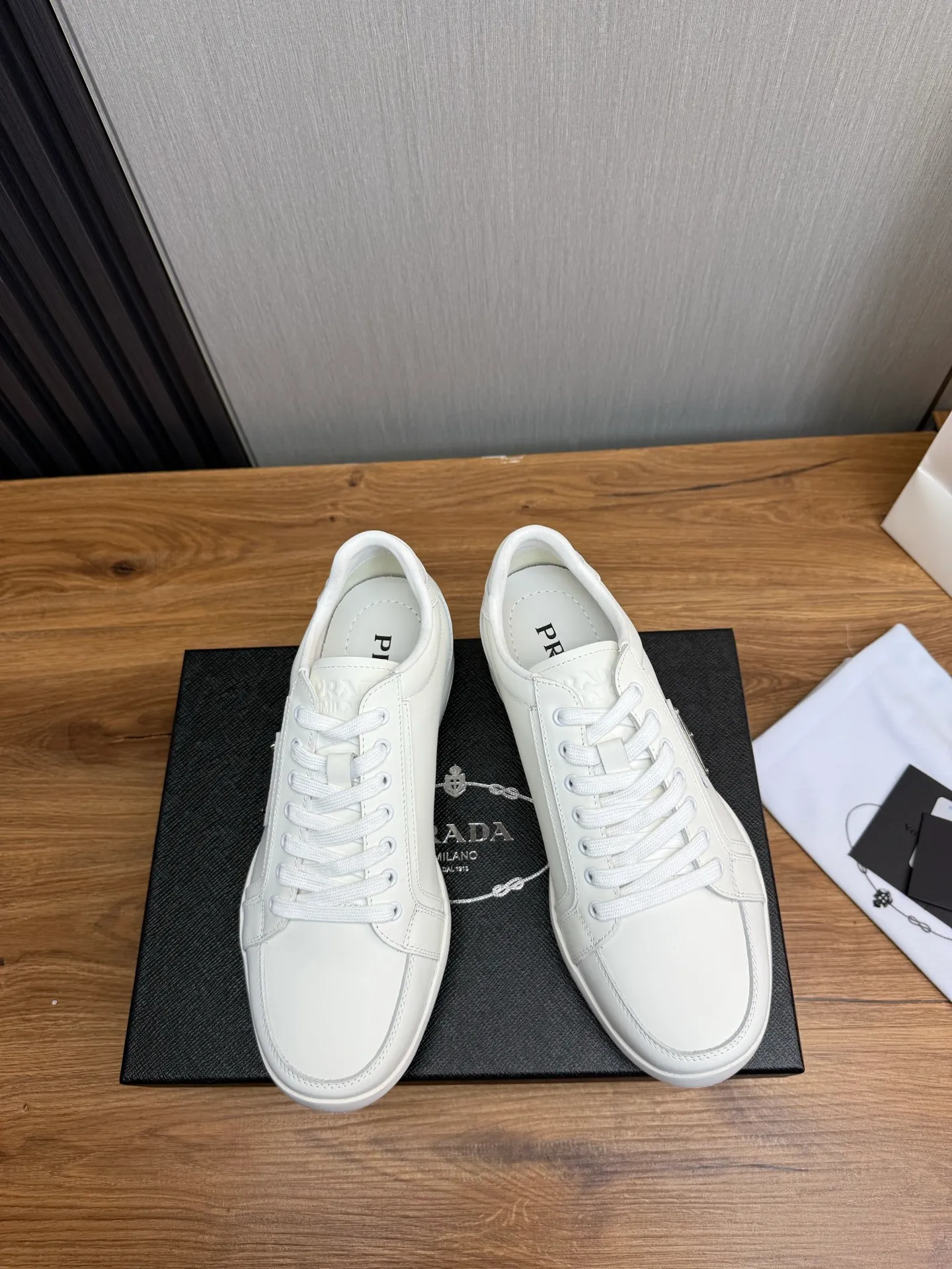 Men's shoes 💰760💰 [PRADA] New models synchronized with the official website, high-quality shipments ✔️Best sellers🔥 Original cowhide + cowhide lining, 1🆚1 replica, original original sole, 38-45 (men's 38.45 custom-made, non-refundable)